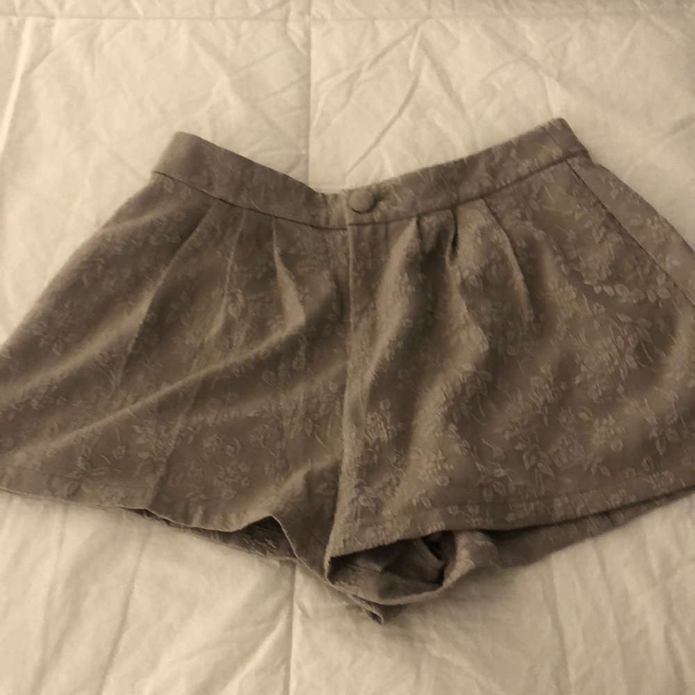 Free People beige floral shorts